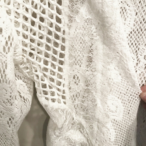 Beautiful lace pullover!! - Picture 3 of 12